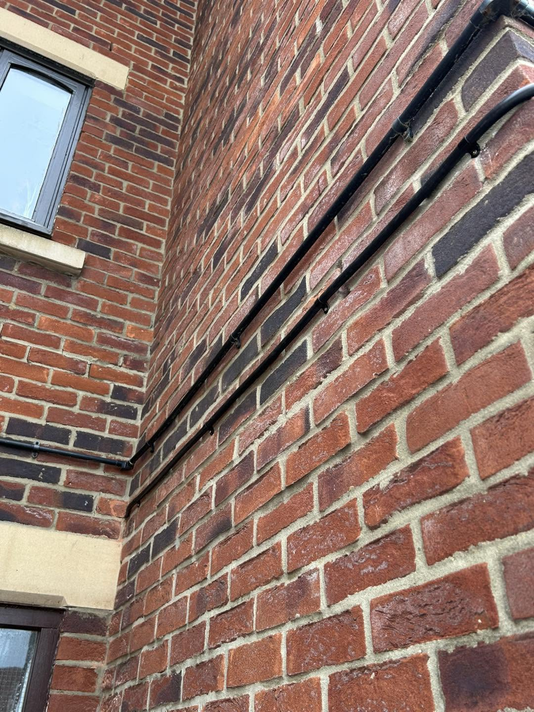 External cable routing and containment